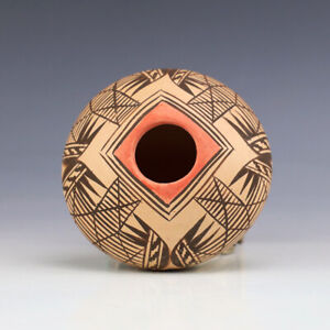 NATIVE AMERICAN HOPI POTTERY SEED POT BY ADELLE NAMPEYO