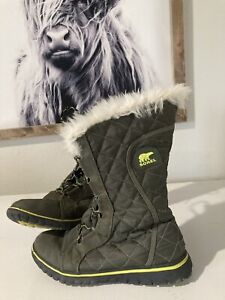 snow boots size 8.5 womens