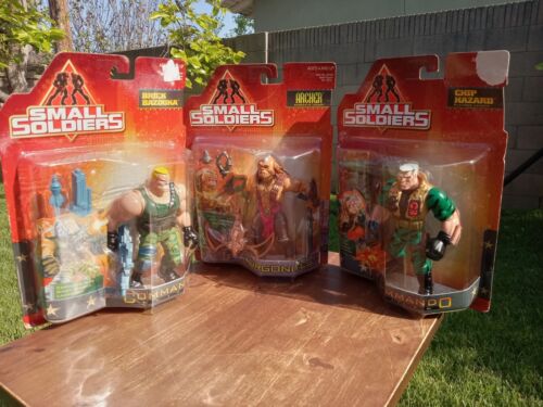 Small Soldiers action figures lot