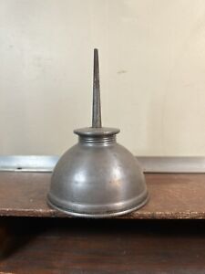 Vintage Small Oil Can, Thumb Pump Oiler Antique. Excellent Shape.