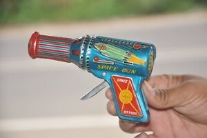 Vintage Fire Sparkle DAIYA Trademark Space Gun 577001 Litho Colorful Toy,Japan