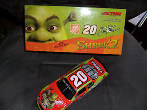 Tony Stewart #20 Home Depot / Shrek 2 04 Monte Carlo  1:24 Platinum Series Bank