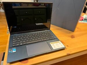 New ListingASUS Zenbook 14 Q409ZA OLED 2800 x1800 Intel Core i5 1240P 8GB 256GB Laptop