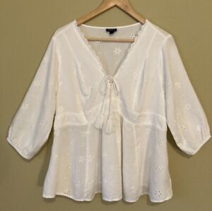 Torrid Women’s Babydoll Eyelet Popover Top Size 1 White Rayon Embroidered Boho