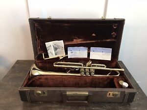 1971 Olds Ambassador Trumpet W/ Original Case Bach MP Made in USA NICE