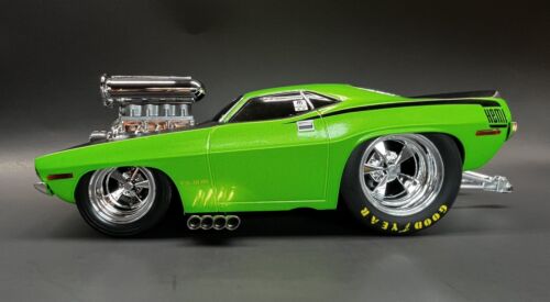 Muscle Machines 1 18 1970 Plymouth Cuda     “Pro Street”  from a Build it Kit