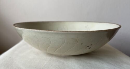 chinese antique porcelain bowl. Song Period