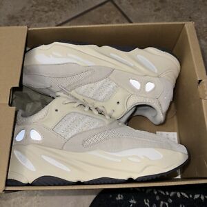 Size 10- adidas Yeezy Boost 700 Low Analog Vnds Worn Once
