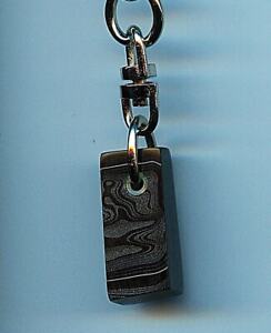 Fordite Key Chain - 26.27mm x 11.58mm x 10.66mm     (2621)