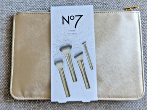 No7 Create 4 Pc Travel Brush Set Brushes with Pouch