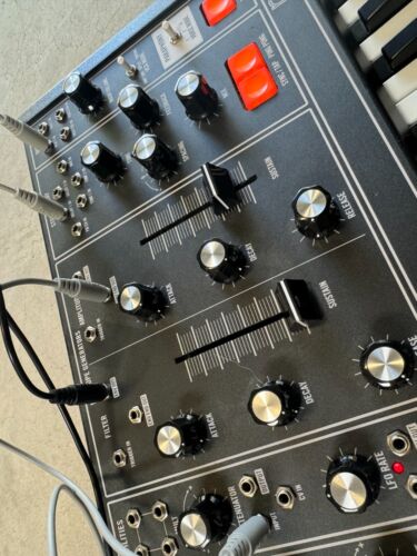 Moog Matriarch Dark 49-Key Semi-Modular Analog Synthesizer Black