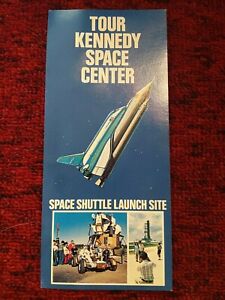 TOUR KENNEDY SPACE CENTER NASA SPACE SHUTTLE LAUNCH SITE BROCHURE VTG RARE