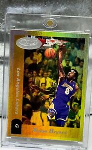 Kobe Bryant Card Rare Limited GOLD HOLO REFRACTOR SP INSERT LAKERS JERSEY #8