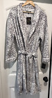 Ellen Tracy Plush Robe Womens Size L/XL White Gray Animal Print Soft Fleece NWT
