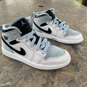 Nike Air Jordan 1 Mid UNC Shoes White Ice Blue Black DV1339-104 Sz 1y