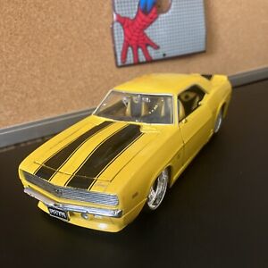 Jada Big Time Muscle - 1969 Camaro SS (Yellow/Black Stripes) 1:24 Loose
