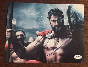 GERARD BUTLER of  300 IN PERSON SIGNED 8X10 COLOR PHOTO PSA/DNA COA