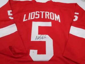 Nicklas Lidstrom of the Detroit Red Wings signed autographed hockey jersey PAAS
