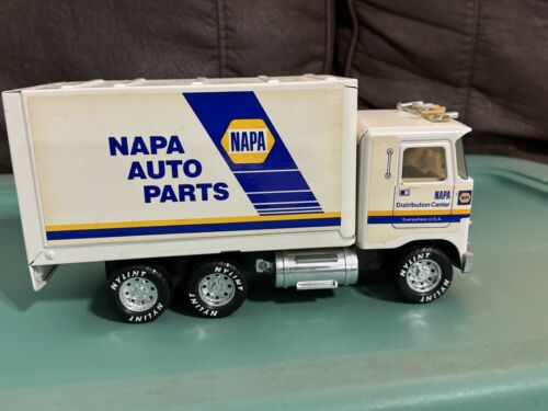 Rare Vintage 1988 Nylint Napa Auto & Truck Parts Delivery Truck White