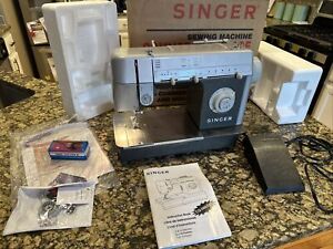Singer Commercial Sewing Machine Model CG-500C w/ Pedal Tested And Original Box