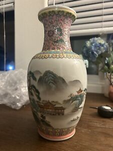 Jingdezhen Chinese Porcelain Famille Rose Detailed Landscape Flower Vase