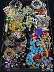HUGE Vintage Findings Lot 2 Lbs+ Focals Beads Jewelry Making Supplies JB880