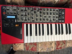 Clavia Nord Wave Lead Polyfonic Synthesizer & Sampler