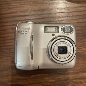 New ListingNikon Coolpix 2200 Silver 2 MP Optical Flash Digital Camera W/OUT SD CRD WORKS