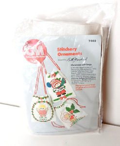 Vintage Stitchery Christmas Ornament Bags Kit Angel Mouse Caroler Makes 3 SEALED