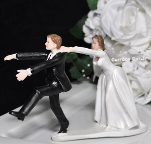WEDDING CAKE TOPPER FIGURINE BRIDE AND GROOM HUMOR FUNNY COUPLE CHASSING GROOM