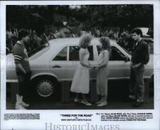 1990 Press Photo Alan Ruck, Charlie Sheen and Kerri Green in Three for the Road