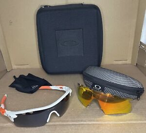 oakley radarlock path sunglasses with two lenses and 2 Cases White Orange