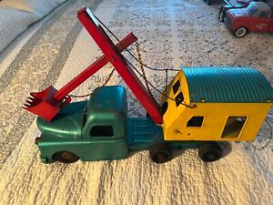 VINTAGE STRUCTO RED YELLOW AND GREEN MOBILE CRANE