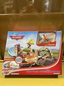 Disney Planes Propwash Junction Airport Playset with Dusty Cropchopper - New