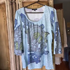 Yukiko Women's Top Size XX Large Blue Floral 3/4 Sleeves V-Neck T-shirt USA Made