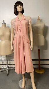 Vintage 1940s Peachy Pink Linen Blend and Lace Shoulder Accents Dress Bust 40-42