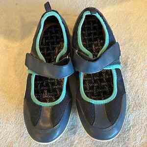 Vionic Woman’s Ailie Mary Jane Athletic Shoe Navy Green Leather/Mesh No Insole