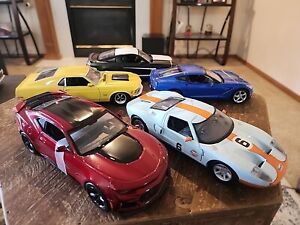 Lot Of 5 1:24 Diecast Muscle Car Lot!  Camaro, Mustang, Corvette, Ford Gt