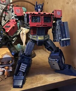 Transformers Cybertron Earthrise Leader WFC-E11 Optimus Prime 7 inch Action...