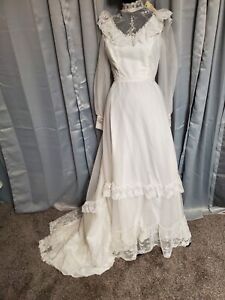 XS vtg 70s 80s Prairie Wedding Dress Victorian LACE HIGH NECK w/train boho
