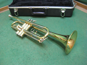 Blessing B-125 Trumpet USA - Reconditioned Excellent - SKB Case & Blessing 7C MP