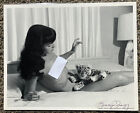 BETTIE PAGE  BUNNY YEAGER AUTHENTIC 8 X 10  PHOTO SIGNED  BUNNY YEAGER ESTATE Cc