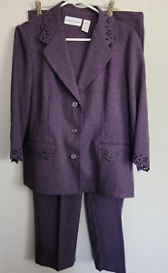 Alfred Dunner  Women 2PC Purple Polyester 3/4 Sleeve Pants Suit Size 10