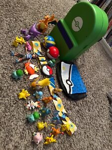 pokemon mini figure lot of 25 and carrying case