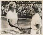 1939 Press Photo Kay Stammers congratulates winner Alice Marble at Wimbledon
