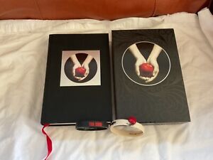 Twilight Collector's Edition Hardcover Book w/ Slipcase with 2 Bracelets