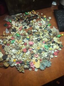 Huge Vintage Button Lot Sewing Buttons 1930-1970s  Collectible