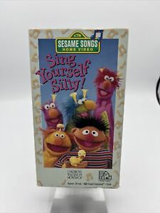 Sesame Street Sing Yourself Silly VHS Video Tape 1990 Free Ship