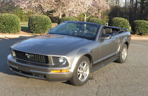 2006 Ford Mustang Deluxe
