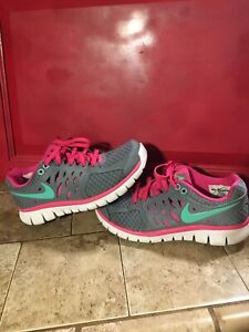Nike womens shoes flex run 2013 size 6 pink low top Athletic running